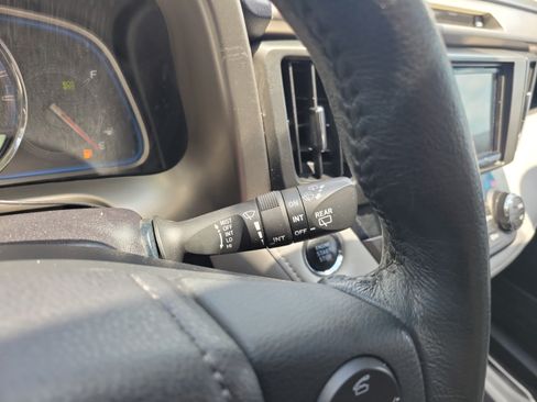 Used 2015 Toyota RAV4 Limited w/ Technology Package FWD image 23
