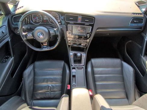 Used 2017 Volkswagen Golf Base image 25