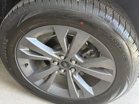 Used 2022 Ford Explorer XLT w/ Equipment Group 202A AWD/4WD image 28