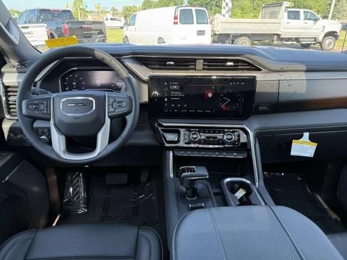 Used 2024 GMC Sierra 1500 Denali w/ Denali Reserve Package AWD/4WD image 16
