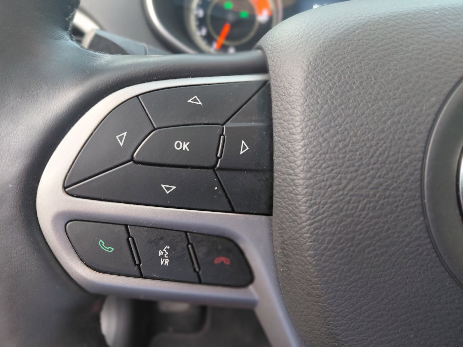 Used 2019 Jeep Cherokee High Altitude AWD/4WD image 5