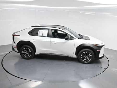 Used 2024 Toyota bZ4X XLE image 43