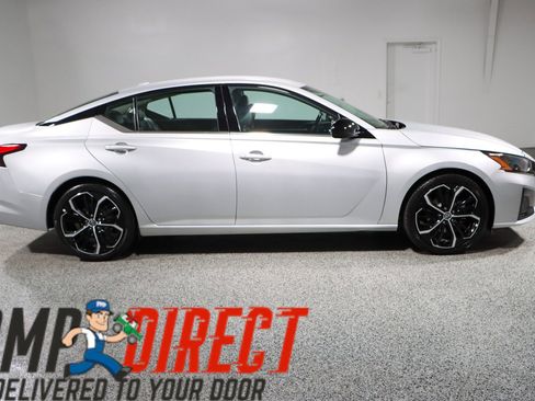 Used 2023 Nissan Altima 2.5 SR image 6