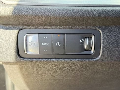 Used 2024 Chevrolet Traverse LT FWD image 24