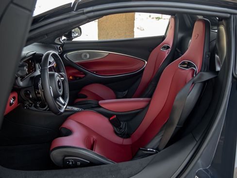 Used 2025 McLaren Artura Spider image 15