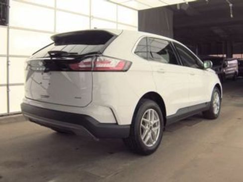 Used 2024 Ford Edge SEL w/ Convenience Package image 5