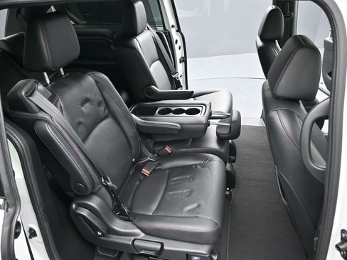 Certified 2023 Honda Odyssey Sport image 17