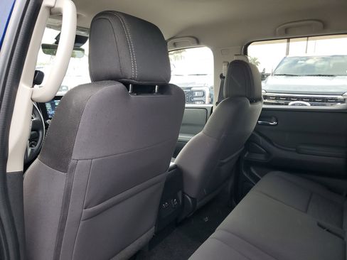 Used 2022 Nissan Frontier SV w/ Technology Package image 13