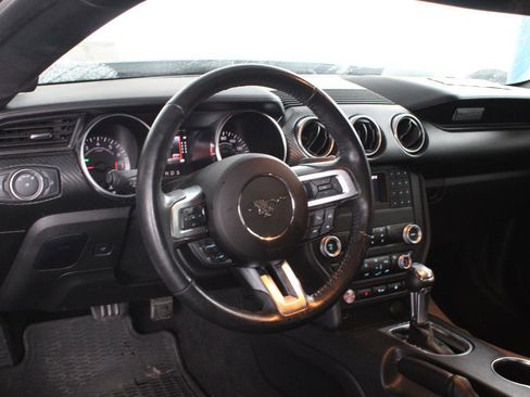 Used 2021 Ford Mustang Coupe image 8