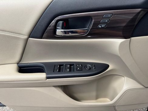 Used 2017 Honda Accord EX-L image 19