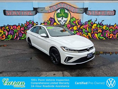 Certified 2025 Volkswagen Jetta SE w/ Sunroof Package FWD image 1