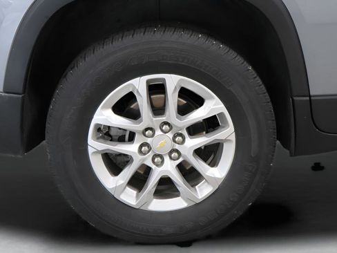 Used 2021 Chevrolet Traverse LT image 29