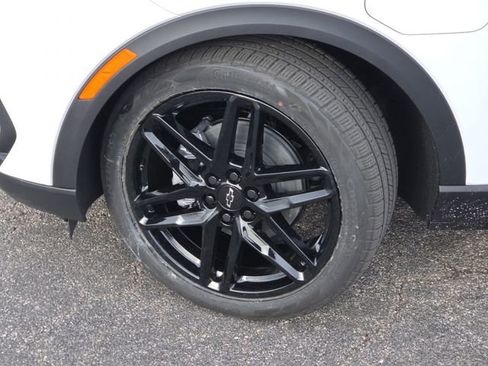 New 2026 Chevrolet Equinox EV LT w/ LPO, Blackout Package FWD image 23