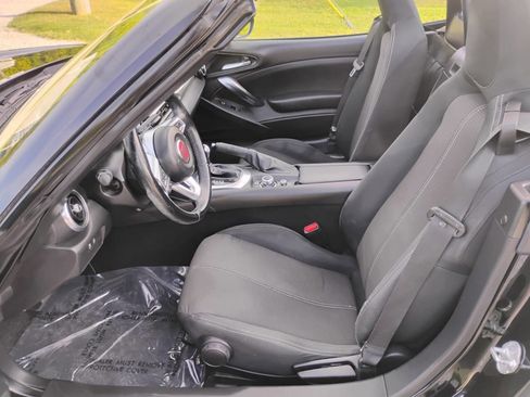 Used 2017 FIAT 124 Spider Classica image 8