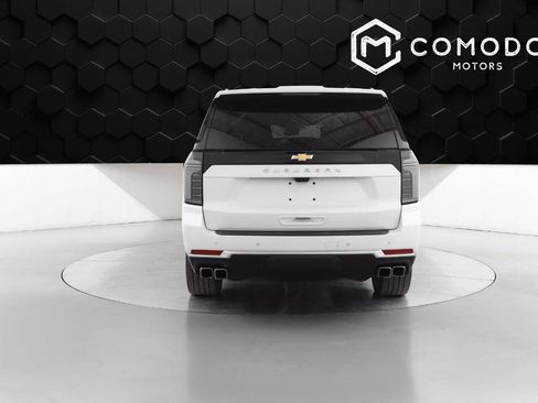 Used 2025 Chevrolet Suburban High Country image 4