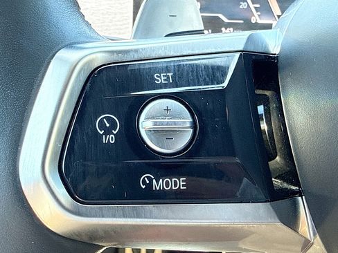 Used 2023 BMW 760i xDrive AWD/4WD image 37