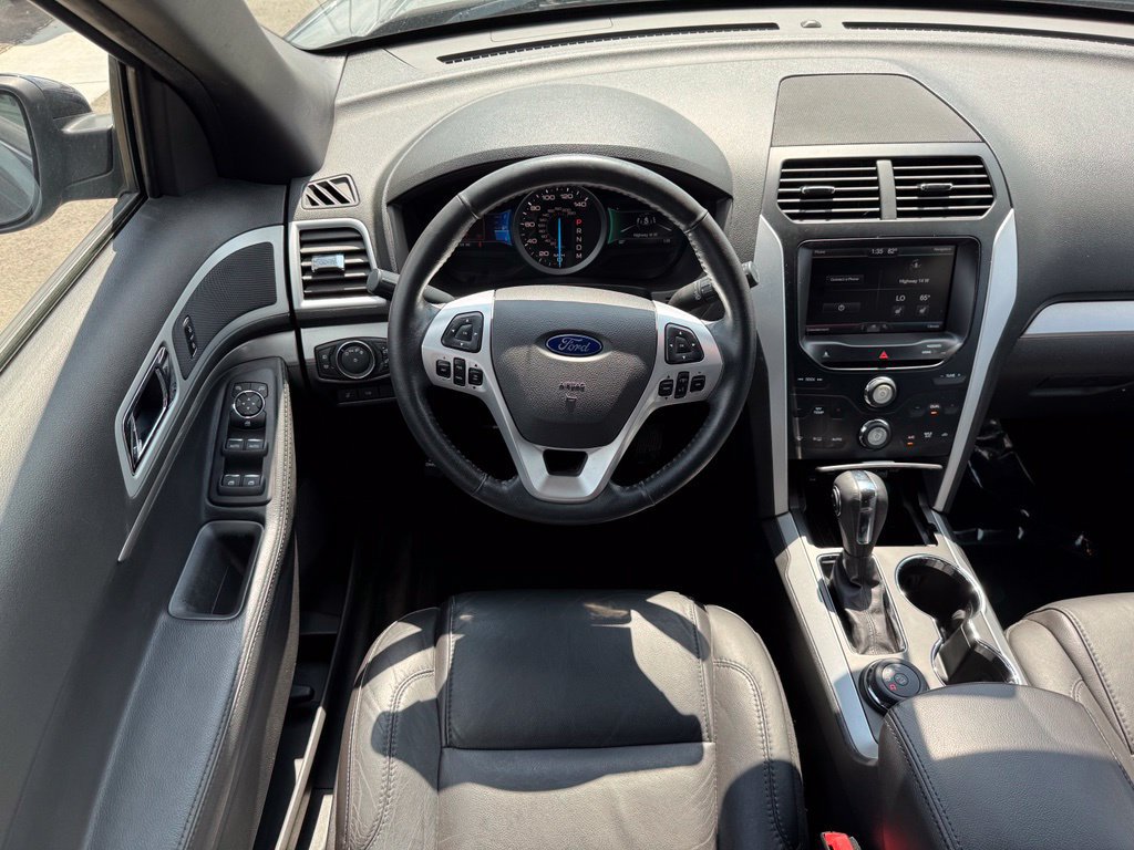 Used 2015 Ford Explorer XLT w/ Equipment Group 202A AWD/4WD image 10