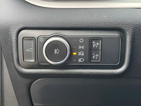 Used 2023 Ford Explorer XLT w/ Equipment Group 202A AWD/4WD image 23