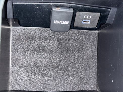 Used 2023 Toyota Corolla LE image 29