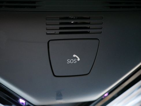 Used 2023 BMW X6 xDrive40i w/ M Sport Package image 32