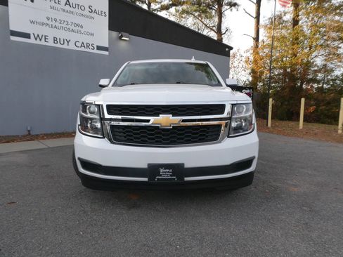 Used 2018 Chevrolet Suburban LT image 2