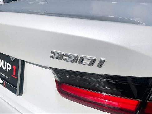 Used 2026 BMW 330i Sedan RWD image 9