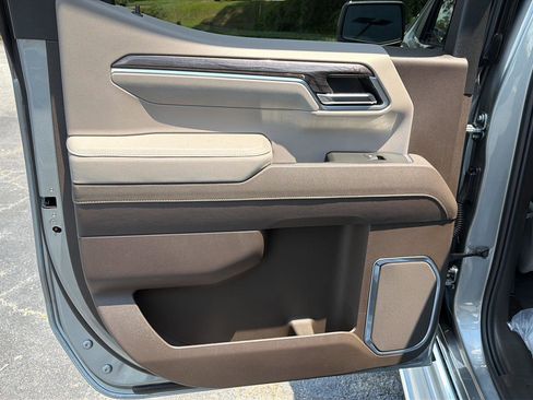 New 2026 Chevrolet Silverado 1500 LTZ w/ LTZ Premium Package AWD/4WD image 18