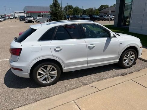 Used 2018 Audi Q3 2.0T Premium Plus w/ Premium Plus Package AWD/4WD image 5