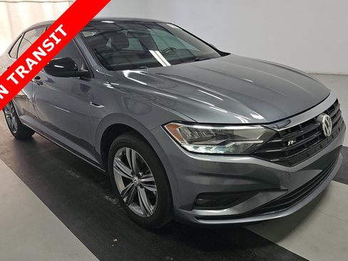 Used 2019 Volkswagen Jetta R-Line w/ R-Line Cold Weather Package FWD image 3