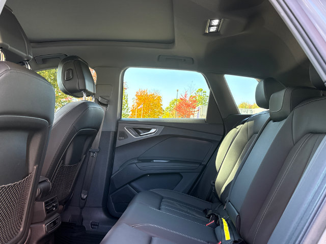 Used 2022 Audi Q4 e-tron Premium Plus AWD/4WD image 21