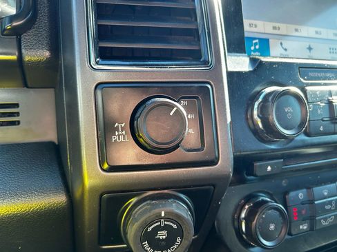 Used 2017 Ford F150 XLT w/ Equipment Group 302A Luxury image 22