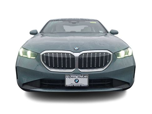 Used 2025 BMW 530i xDrive w/ Premium Package image 2