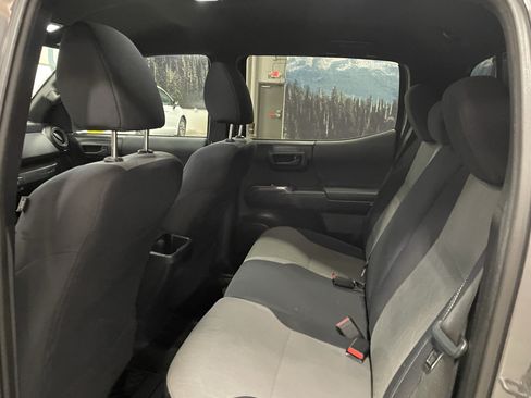 Used 2020 Toyota Tacoma 4x4 Double Cab image 16