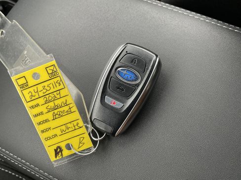 Used 2024 Subaru Ascent Premium w/ Convenience Package image 18