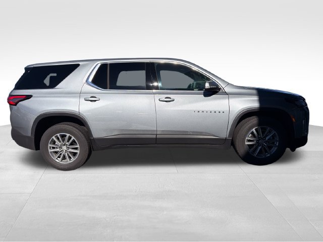 Used 2023 Chevrolet Traverse LS w/ Safety Package AWD/4WD image 7
