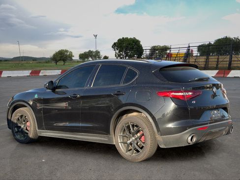 Used 2019 Alfa Romeo Stelvio Ti AWD/4WD image 4
