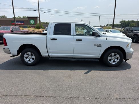 Used 2022 RAM 1500 Classic SLT w/ Electronics Group AWD/4WD image 3