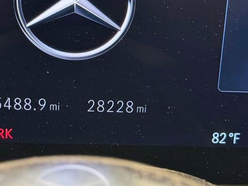 Used 2023 Mercedes-Benz GLC 300 4MATIC image 25