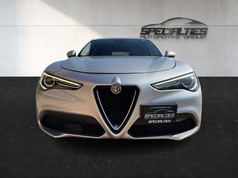 Used 2018 Alfa Romeo Stelvio AWD image 25