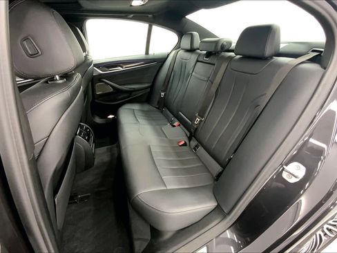 Used 2021 BMW 530e w/ Premium Package image 17