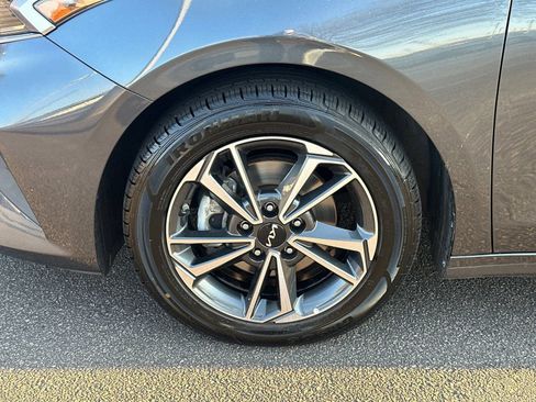 Used 2023 Kia Forte LXS image 11