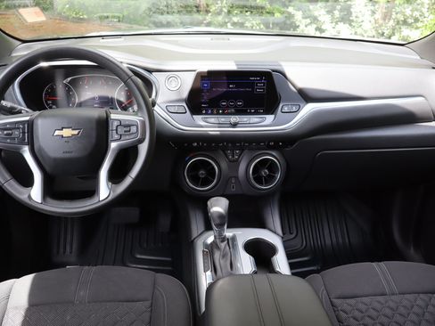 Used 2021 Chevrolet Blazer LT FWD image 17