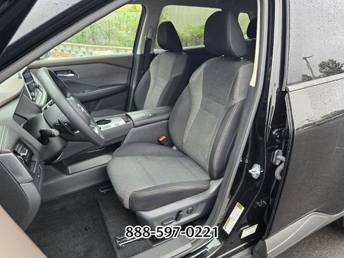 Used 2022 Nissan Rogue SV FWD image 9