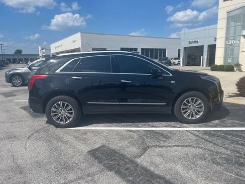 Used 2017 Cadillac XT5 Luxury w/ Driver Awareness Package AWD/4WD image 2