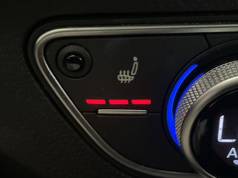 Used 2023 Audi Q5 2.0T Premium w/ Convenience Package image 26