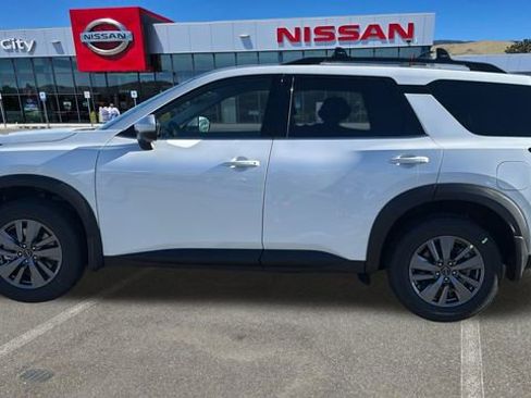 New 2025 Nissan Pathfinder SV w/ Cargo Package image 6