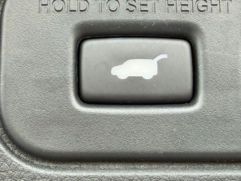 Used 2023 Honda Pilot Touring image 27