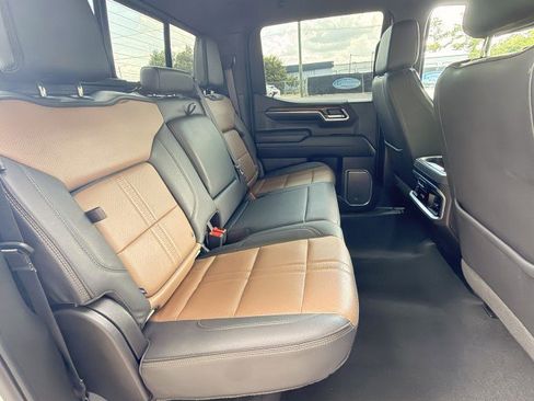Used 2024 Chevrolet Silverado 1500 High Country w/ Technology Package AWD/4WD image 12
