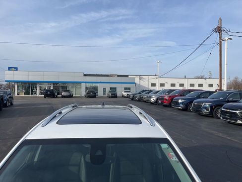 Certified 2020 Chevrolet Equinox LT w/ Sport Edition image 4