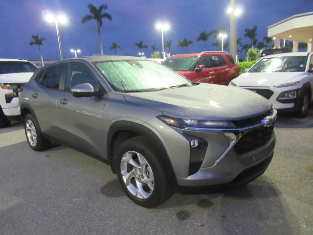 Used 2026 Chevrolet Trax LS w/ LS Convenience Package FWD image 1
